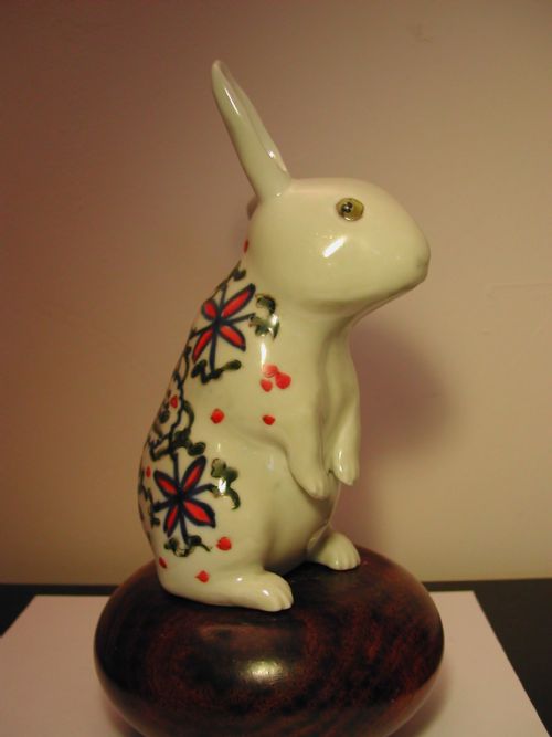 FOR SALE AN AMUSING JAPANESE IMARI STUDY OF A SEATED RABBIT MEIJI PERIOD - ADDITIONAL PHOTO 4