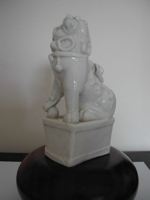 RESERVED VG PP CHINESE BLANC DE CHINE BUDDHISTIC LION DOG JOSS STICK HOLDER 18TH CENTURY - ADDITIONAL PHOTO 2