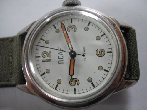 A RARE RCAF ROYAL CANADIAN AIR FORCE PILOTS WATCH NO W315142 DATED 1942 - ADDITIONAL PHOTO 3