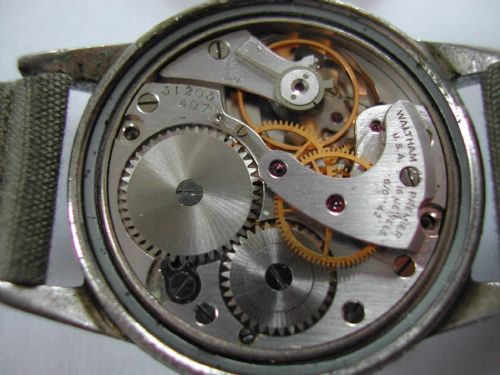 A RARE RCAF ROYAL CANADIAN AIR FORCE PILOTS WATCH NO W315142 DATED 1942 - ADDITIONAL PHOTO 15