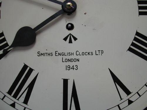 SMITHS ARMY ISSUE 14INCH DIAL WALL CLOCK IN AUSTERITY BAKELITE CASE DATED 1943 - ADDITIONAL PHOTO 5