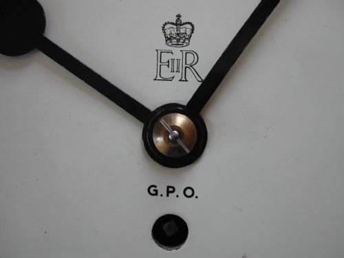 A MAGNIFICENT OCTAGONAL MAHOGANY CASED QUEEN ELIZABETH 11 ROYAL CYPHER POST OFFICE CLOCK NO EFW 531 AND 25513 DATED 1953 BY F W ELLIOTT - ADDITIONAL PHOTO 5
