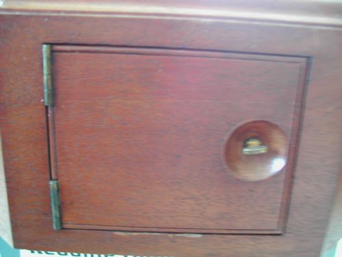 A MAGNIFICENT OCTAGONAL MAHOGANY CASED QUEEN ELIZABETH 11 ROYAL CYPHER POST OFFICE CLOCK NO EFW 531 AND 25513 DATED 1953 BY F W ELLIOTT - ADDITIONAL PHOTO 7