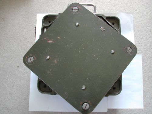 FOR SALE THIS RARE SMITHS SIGNAL CENTRE CLOCK WITH SMITHS ASTRAL 8DAY PLATFORM ESCAPEMENT MOVEMENT FOR USE IN WET OPERATIONS ROOMS DATING CIRCA 1950S - ADDITIONAL PHOTO 2