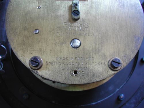 FOR SALE THIS RARE SMITHS SIGNAL CENTRE CLOCK WITH SMITHS ASTRAL 8DAY PLATFORM ESCAPEMENT MOVEMENT FOR USE IN WET OPERATIONS ROOMS DATING CIRCA 1950S - ADDITIONAL PHOTO 5