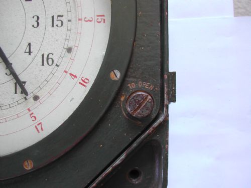 FOR SALE THIS RARE SMITHS SIGNAL CENTRE CLOCK WITH SMITHS ASTRAL 8DAY PLATFORM ESCAPEMENT MOVEMENT FOR USE IN WET OPERATIONS ROOMS DATING CIRCA 1950S - ADDITIONAL PHOTO 11