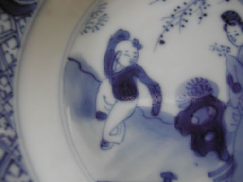 A FINE SMALL CHINESE BLUE AND WHITE PLATE DATING TO THE KANGXI PERIOD - ADDITIONAL PHOTO 8