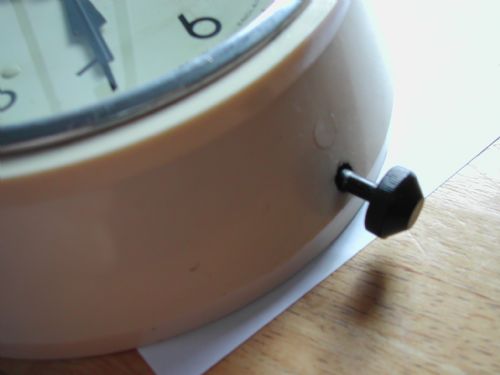 SMITHS RAF ISSUE WALL CLOCK DATED 1951 IN RARE WHITE PLASTIC CASE - ADDITIONAL PHOTO 3