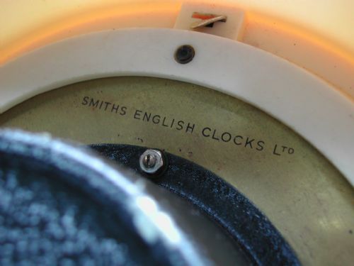 SMITHS RAF ISSUE WALL CLOCK DATED 1951 IN RARE WHITE PLASTIC CASE - ADDITIONAL PHOTO 7