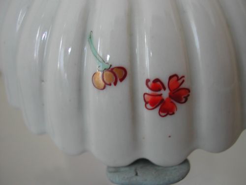 JAPANESE KAKIEMON CHRYSANTHEMUM PETAL SHAPED BOWL DATING 18TH CENTURY - ADDITIONAL PHOTO 7