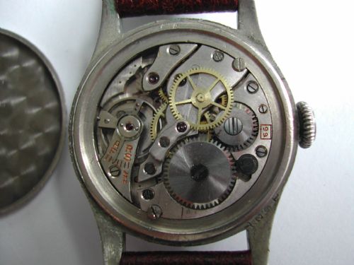 RARE WW2 RAF ISSUED EBEL PILOTS WATCH SUPPLIED BY THE GOLDSMITHS SILVERSMITHS CO LTD ISSUE NO 1318440 DATED 1940 - ADDITIONAL PHOTO 5