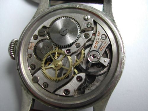 RARE WW2 RAF ISSUED EBEL PILOTS WATCH SUPPLIED BY THE GOLDSMITHS SILVERSMITHS CO LTD ISSUE NO 1318440 DATED 1940 - ADDITIONAL PHOTO 6