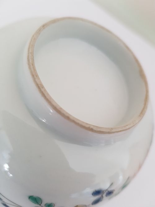 JAPANESE KAKIEMON BOWL PROBABLY ARITA WITH EVERTED PETAL SHAPED RIM DATING TO THE 18TH CENTURY - ADDITIONAL PHOTO 12