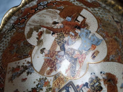 JAPANESE SATSUMA BOWL WITH LOBBED SLIGHTLY EVERTED RIM MEIJI PERIOD - ADDITIONAL PHOTO 1