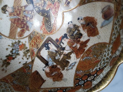 JAPANESE SATSUMA BOWL WITH LOBBED SLIGHTLY EVERTED RIM MEIJI PERIOD - ADDITIONAL PHOTO 2