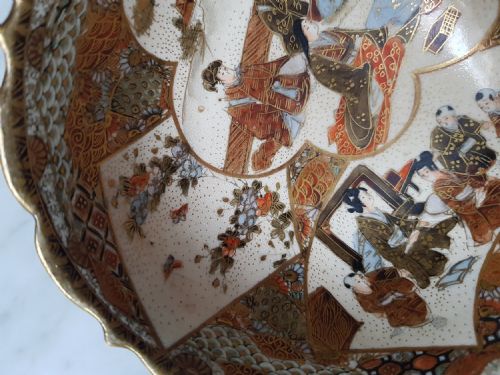 JAPANESE SATSUMA BOWL WITH LOBBED SLIGHTLY EVERTED RIM MEIJI PERIOD - ADDITIONAL PHOTO 3