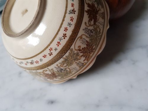 JAPANESE SATSUMA BOWL WITH LOBBED SLIGHTLY EVERTED RIM MEIJI PERIOD - ADDITIONAL PHOTO 7