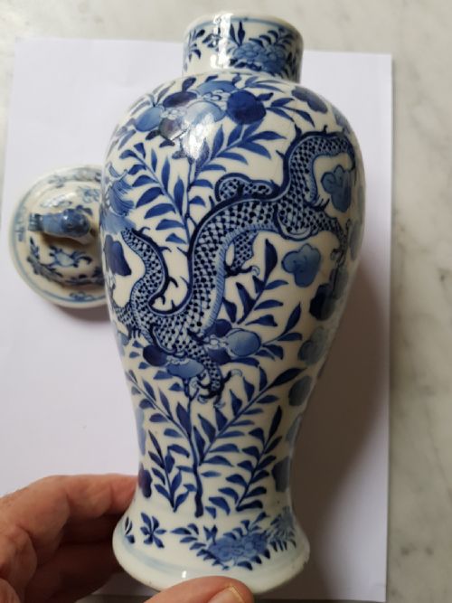 CHINESE BLUE AND WHITE TWIN DRAGON DECORATED VASE AND LID DATING LATE 19TH CENTURY - ADDITIONAL PHOTO 2