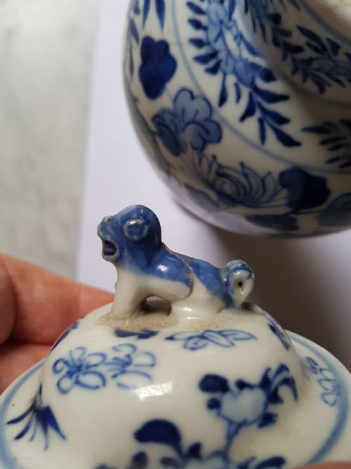 CHINESE BLUE AND WHITE TWIN DRAGON DECORATED VASE AND LID DATING LATE 19TH CENTURY - ADDITIONAL PHOTO 13