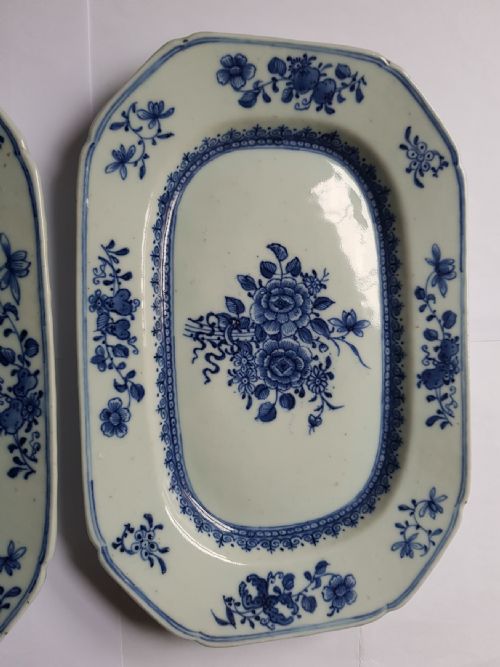 ATTRACTIVE PAIR OF CHINESE BLUE AND WHITE RECTANGULAR PLATES DATING CIRCA 1750 - ADDITIONAL PHOTO 4