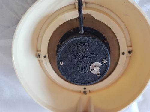 SMITHS RAF ISSUE WALL CLOCK DATED 1951 IN RARE WHITE PLASTIC CASE - ADDITIONAL PHOTO 4