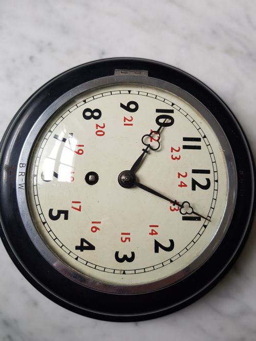 A RARE BRW BRITISH RAIL WESTERN ISSUED RAILWAY CLOCK BY F W ELLIOTT NO BRW 5237 DATING CIRCA 1955 - ADDITIONAL PHOTO 2