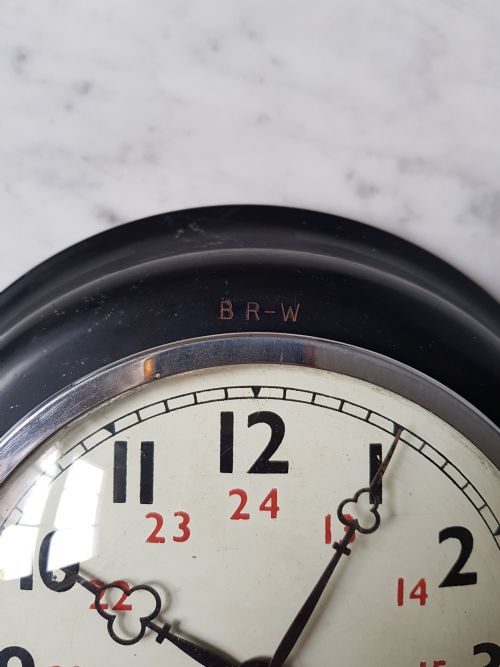A RARE BRW BRITISH RAIL WESTERN ISSUED RAILWAY CLOCK BY F W ELLIOTT NO BRW 5237 DATING CIRCA 1955 - ADDITIONAL PHOTO 7