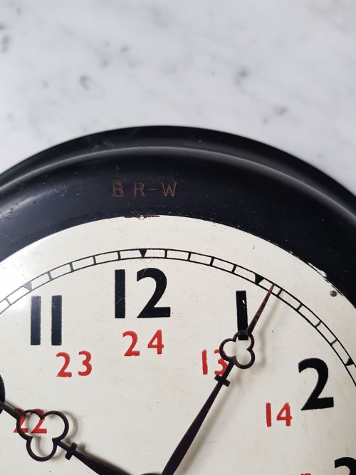 A RARE BRW BRITISH RAIL WESTERN ISSUED RAILWAY CLOCK BY F W ELLIOTT NO BRW 5237 DATING CIRCA 1955 - ADDITIONAL PHOTO 15