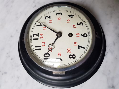 A RARE BRW BRITISH RAIL WESTERN ISSUED RAILWAY CLOCK BY F W ELLIOTT NO BRW 5237 DATING CIRCA 1955 - ADDITIONAL PHOTO 17
