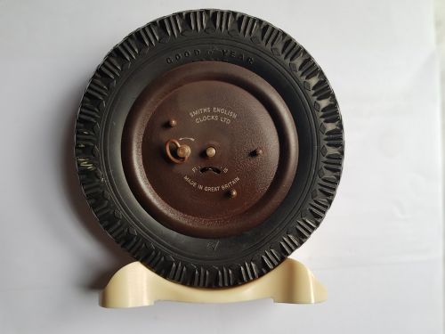 SMITHS PROMOTIONAL ADVERTISING GOODYEAR TYRE DESK CLOCK CIRCA 1950S - ADDITIONAL PHOTO 1