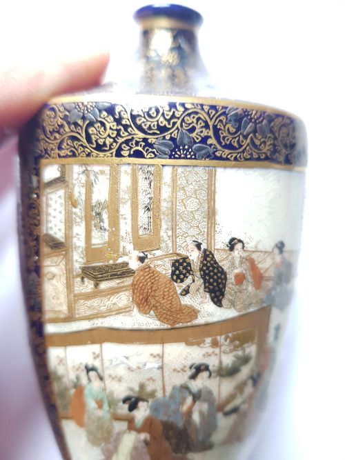 AN EXCEPTIONALLY FINE JAPANESE SATSUMA SMALL VASE BY KINKOZAN DATING MEIJI PERIOD - ADDITIONAL PHOTO 19