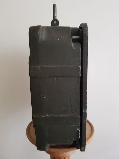 FOR SALE THIS RARE SMITHS SIGNAL CENTRE CLOCK WITH SMITHS ASTRAL 8DAY PLATFORM ESCAPEMENT MOVEMENT FOR USE IN WET OPERATIONS ROOMS DATING 1964 - ADDITIONAL PHOTO 16