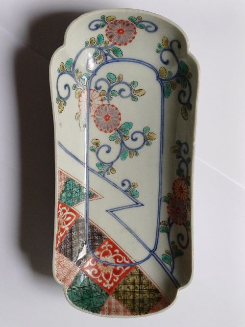 JAPANESE ARITA RECTANGULAR DISH DATING CIRCA 1710 - ADDITIONAL PHOTO 1