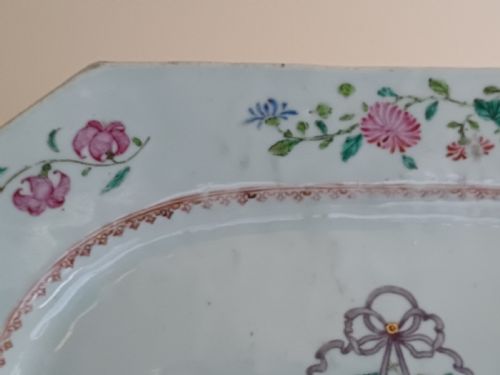 CHINESE FAMILLE ROSE ARMORIAL RECTANGULAR DISH QIANLONG PERIOD CIRCA 1765 - ADDITIONAL PHOTO 13
