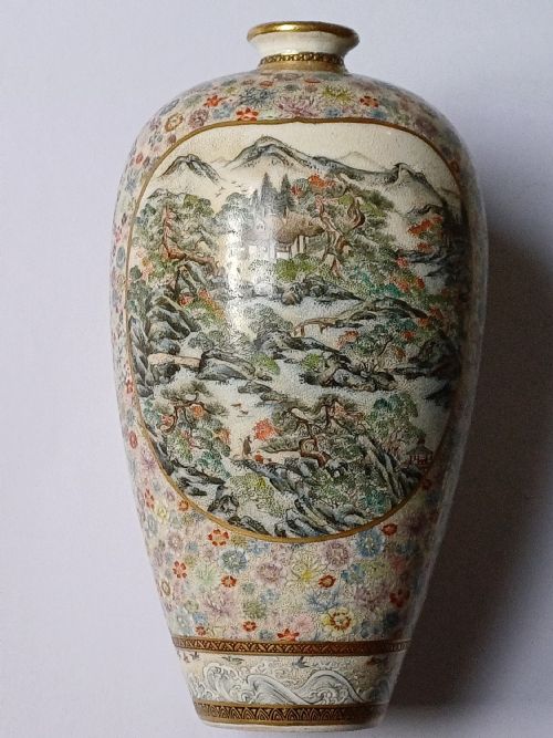KINKOZAN SATSUMA 1000 FLOWERHEAD VASE DATING TO THE MEIJI PERIOD - ADDITIONAL PHOTO 1