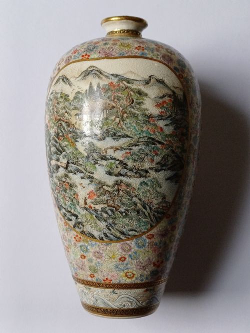 KINKOZAN SATSUMA 1000 FLOWERHEAD VASE DATING TO THE MEIJI PERIOD - ADDITIONAL PHOTO 4