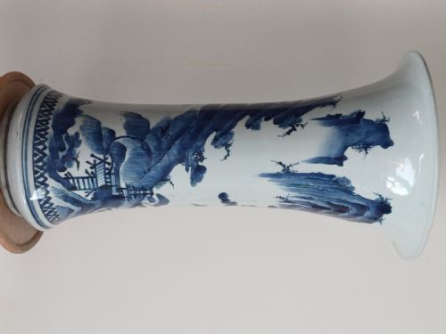 JAPANESE ARITA KANO DESIGN BLUE AND WHITE TRUMPETSHAPED BEAKER VASE EDO PERIOD CIRCA 1680 - ADDITIONAL PHOTO 4