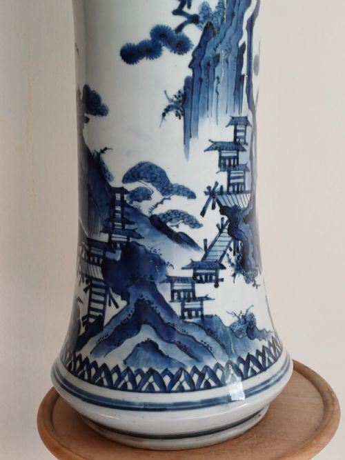 JAPANESE ARITA KANO DESIGN BLUE AND WHITE TRUMPETSHAPED BEAKER VASE EDO PERIOD CIRCA 1680 - ADDITIONAL PHOTO 6