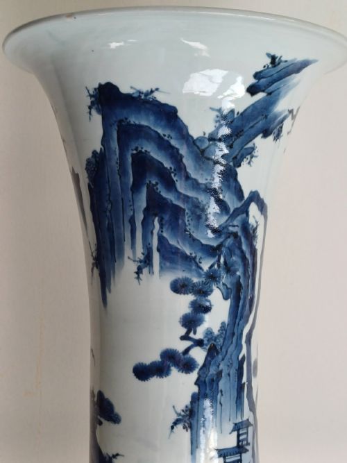 JAPANESE ARITA KANO DESIGN BLUE AND WHITE TRUMPETSHAPED BEAKER VASE EDO PERIOD CIRCA 1680 - ADDITIONAL PHOTO 5