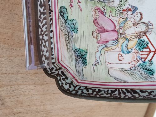 CHINESE 18TH CENTURY CANTON ENAMEL DISH WITH RARE JESUIT DESIGN SCENE IN FAMILLE ROSE ENAMELS CIRCA 1760 - ADDITIONAL PHOTO 14