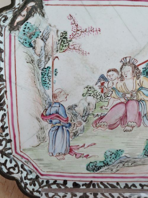 CHINESE 18TH CENTURY CANTON ENAMEL DISH WITH RARE JESUIT DESIGN SCENE IN FAMILLE ROSE ENAMELS CIRCA 1760 - ADDITIONAL PHOTO 10