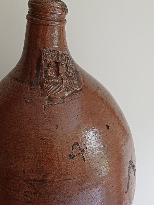 LARGE SALT GLAZE MASK DECORATED FLAGON POSSIBLY GERMAN DATING 17TH 18TH CENTURY - ADDITIONAL PHOTO 2