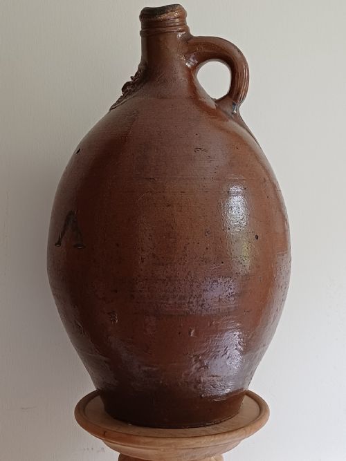 LARGE SALT GLAZE MASK DECORATED FLAGON POSSIBLY GERMAN DATING 17TH 18TH CENTURY - ADDITIONAL PHOTO 8