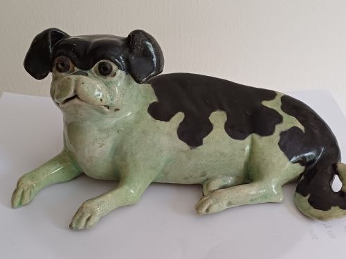 bizan figure of a reclining dog signed bizan kyoto meiji period - CATEGORY: ANTIQUE CERAMICS - DATED 1900