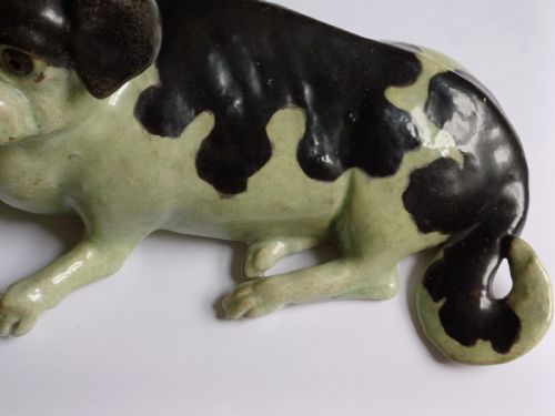 BIZAN FIGURE OF A RECLINING DOG SIGNED BIZAN KYOTO MEIJI PERIOD - ADDITIONAL PHOTO 2