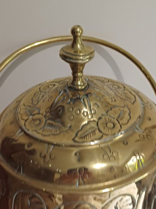 DUTCH BRASS AND COPPER LOG OR COAL SCUTTLE AND LID LATE 19TH EARLY 20TH CENTURY - ADDITIONAL PHOTO 3