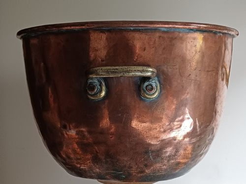 SOLD CP A MAGNIFICENT LARGE COPPER LOG OR COAL BIN SCUTTLE DATING FROM THE LATE GEORGIAN EARLY VICTORIAN PERIOD - ADDITIONAL PHOTO 2