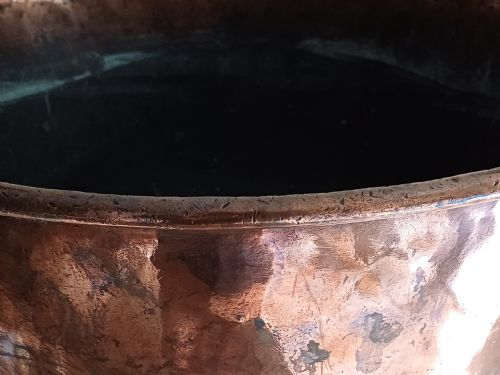 SOLD CP A MAGNIFICENT LARGE COPPER LOG OR COAL BIN SCUTTLE DATING FROM THE LATE GEORGIAN EARLY VICTORIAN PERIOD - ADDITIONAL PHOTO 5