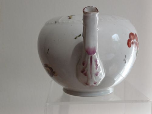 LUDWIGSBURG TEAPOT DECORATED WITH A MOLDED BASKET WEAVE SECTION AROUND THE TOP AND PAINTED FLORAL DISPLAYS AROUND THE MAIN BODY DATING CIRCA 1780 - ADDITIONAL PHOTO 5