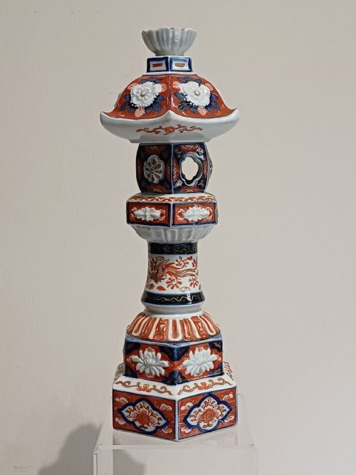 JAPANESE IMARI MODEL OF A PAGODA TEMPLE INCENSE BURNER MEIJI PERIOD - ADDITIONAL PHOTO 1